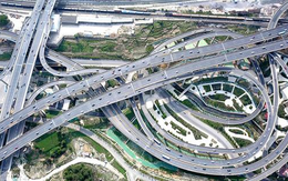 Thành phố kỳ lạ nhất thế giới: Hơn 13.000 cầu đan xen chồng lên nhau, ga tàu điện ngầm 94m dưới lòng đất, cần giải pháp công nghệ “ra tay”