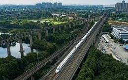 Tham vọng 'khủng' của Trung Quốc: Nối liền mọi thành phố bằng đường sắt cao tốc trên cao, robot tự làm mọi thứ từ sơn đến đổ bê tông