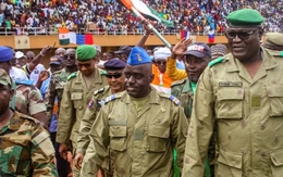 Phe đảo chính Niger đóng cửa không phận, sẵn sàng nghênh chiến ECOWAS