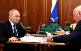 Tổng thống Putin nói Nga cần tăng cường sản xuất các loại vũ khí mới nhất