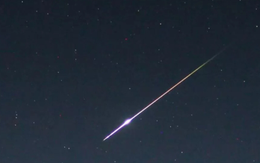 Quả cầu ánh sáng xuất hiện trên bầu trời Australia sau tiếng nổ lớn