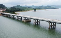 Cận cảnh cầu vượt hồ nước dài nhất trên cao tốc Hà Nội - Thanh Hóa