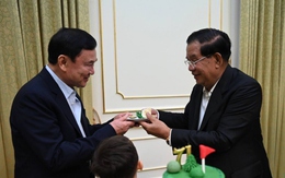 Cựu Thủ tướng Hun Sen chúc mừng cựu Thủ tướng Thái Lan Thaksin được ân xá