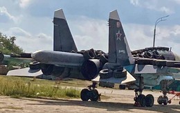 Tiêm kích Su-34 của Nga được ngụy trang bằng... lốp xe