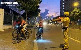 Xe đạp vượt đèn đỏ có bị xử phạt tiền không?