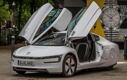 Mẫu xe tiết kiệm nhiên liệu nhất thế giới: 0,9L/100km, cửa mở cánh chim như siêu xe, "chém gió" tốt hơn Tesla