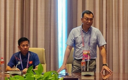 Chủ tịch LĐBĐVN Trần Quốc Tuấn thăm và động viên ĐT Olympic Việt Nam