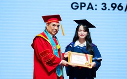 Nữ sinh cùng lúc tốt nghiệp 2 bằng đại học xuất sắc Trường Đại học Ngoại thương