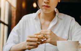 Từ hành động nhỏ của mẹ chồng tương lai, cô gái có linh cảm chẳng lành và quyết định hủy hôn vào phút chót