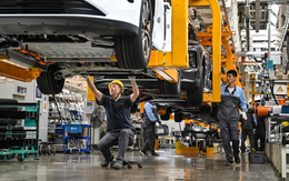 Trung Quốc 'xả lũ' xe xăng giá rẻ: Thiếu cả tàu chở hàng, 6 tháng xuất khẩu 4 triệu xe