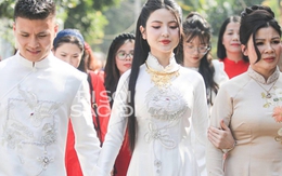 Chu Thanh Huyền nắm chặt tay Quang Hải trong ngày trọng đại, có hành động "điểm 10" khi đứng cạnh mẹ chồng tương lai