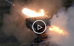 Uy lực súng phun lửa hạng nặng Solntsepyok của Nga càn quét mục tiêu Ukraine