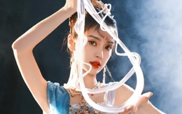 Phát hiện nhân vật cấp cao mở đường cho Angelababy comeback hậu ồn ào liên quan đến Lisa, lộ thế lực hậu thuẫn "khủng"?