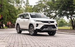 Tăng trang bị, giảm giá bán, Toyota Fortuner 2024 “món hời” cho khách hàng Việt