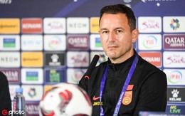 HLV tuyển Trung Quốc gặp sự cố "khó đỡ", thừa nhận toàn đội chịu áp lực nặng nề
