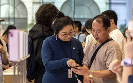 Lần đầu giành ngôi số 1 từ Samsung, Apple tắt nụ cười khi có người "phá tiệc mừng": Lại là Trung Quốc?