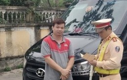 Chặn đường 'dằn mặt' lái xe taxi, tài xế xe khách bị phạt 500 nghìn đồng