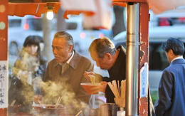 Buồn của Nhật Bản: Là nền kinh tế top 3 thế giới nhưng người dân không dám ‘tiêu pha’, đến ăn trưa cũng phải ‘nâng lên hạ xuống’, tính sao không được quá 83.000 đồng