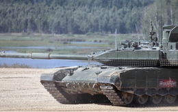 Xe tăng T-90M của Nga dội hỏa lực xóa sổ vị trí tập kết của Ukraine