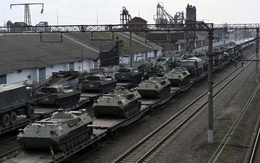 Bế tắc trên chiến trường, Ukraine chuyển hướng đánh vào "xương sống" hậu cần Nga