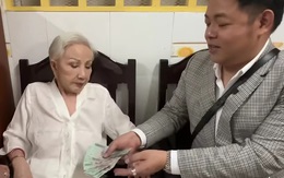Quang Lê tặng tiền nghệ sĩ Hồng Nga, bị Quách Tuấn Du giật lại vì một lí do