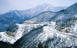 Ở dãy núi 1.777m của Trung Quốc có một "chiến hạm" rộng 100 km, rất bí ẩn: Mục đích vượt xa tưởng tượng