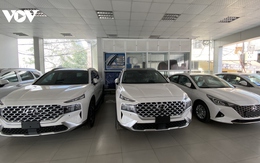 Hyundai Tucson, Santa Fe ngược dòng tăng giá