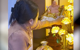 Dụng cụ dọn ban thờ đón Tết sạch cả dưới đáy bát hương, không phải ai cũng nghĩ ra