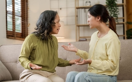 Mẹ chồng "hậm hực" khi thấy tôi mua quần áo mới cho con