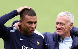 HLV Deschamps bênh vực Mbappe trước làn sóng chỉ trích