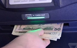 Chở cả túi tiền đến ATM gửi vào tài khoản, người đàn ông bị cảnh sát bắt ngay lập tức!
