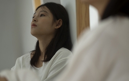 Mẹ chồng tặng thỏi son 500 nghìn, một tuần sau, tôi tặng lại bà sợi dây chuyền 10 triệu nhưng bà hỏi ngược một câu mà tôi tê tái