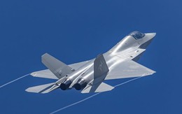 Tiêm kích tàng hình mới của Trung Quốc gây sốt, hình dáng giống hệt F-35 Mỹ