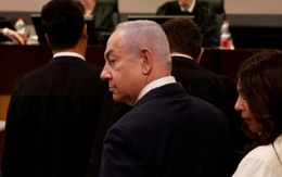 Thủ tướng Israel Netanyahu lần đầu hầu tòa