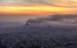 Israel ném bom các mục tiêu gần thủ đô Damascus: Nhiều tiếng nổ lớn vang lên, có 2 điểm đáng chú ý