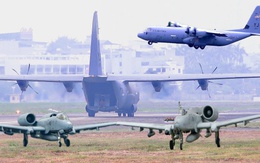 Soi chiếc "Ngựa thồ" C-130 và 2 cường kích A10 của Mỹ xuất hiện ở Hà Nội, chuẩn bị cho sự kiện đặc biệt