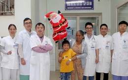 Trẻ 8 tuổi tím tái, ngừng tim vì uống thuốc trừ sâu đựng trong chai nước ngọt