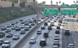 Các tiểu bang Mỹ 'bật đèn xanh' cho việc cấm xe xăng