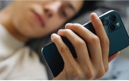 "Xem điện thoại 205 lần/ngày, 5 phút lại mở một lần": Người dân quốc gia này thừa nhận nghiện smartphone