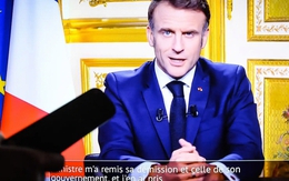 Pháp: Tổng thống Macron tuyên bố cứng rắn giữa khủng hoảng chính trị