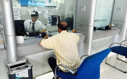 2 lần đến ngân hàng để tất toán sổ tiết kiệm 10 triệu đồng, cụ ông liên tục bị nhân viên ngân hàng làm khó, còn gọi cả cảnh sát đến làm việc