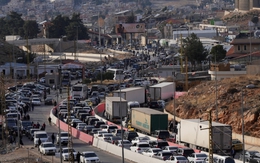 Israel tiến hành hơn 100 cuộc không kích vào Syria