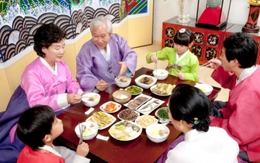 Món ăn biểu tượng trong ngày Tết tại Hàn Quốc: Được giới quý tộc thời xưa ưa chuộng, chỉ dùng 1 nguyên liệu nhưng mang ý nghĩa đặc biệt