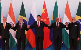 BRICS nắm giữ một ‘chìa khóa’ quan trọng, dự kiến tăng trưởng mạnh mẽ ‘đánh bại’ G7: Chuyên gia nhận định nhóm kinh tế mới nổi này đang thách thức trật tự thế giới