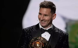 Messi tặng 8 Quả bóng vàng cho bảo tàng Barcelona, tượng sáp bị phá tại Trung Quốc