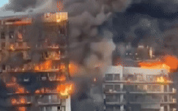 Hỏa hoạn khiến hàng chục người chết và mất tích tại chung cư 14 tầng: Khói lửa cuồn cuộn, khung cảnh hiện trường ám ảnh