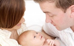 Đưa con khác màu mắt đi xét nghiệm ADN, con dâu phát hiện bí mật của mẹ chồng