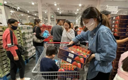 Trung Quốc: Dân Hong Kong đổ về đại lục để 'tiêu tiền xả láng'