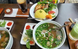 Có gì trong chuỗi cửa hàng của ông Đặng Lê Nguyên Vũ trên đất Trung Quốc: Bánh mì 200 nghìn đồng, phở 260 nghìn đồng…