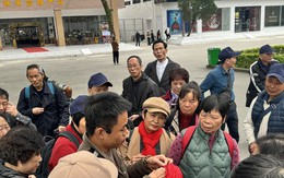 Vì sao khách Trung Quốc qua cửa khẩu Móng Cái đa số là người cao tuổi?